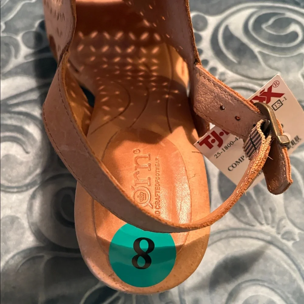 NWT Born Women's Tan Sandals - Genuine Leather Upper Sz 8 - Picture 10 of 14